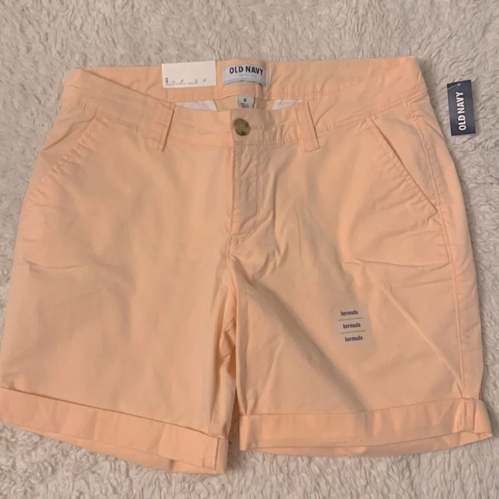 Old navy peach pink Bermuda shorts size 6 cotton stretch